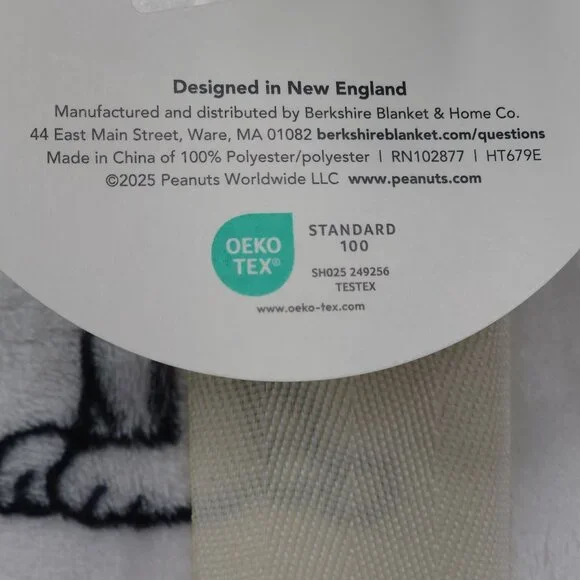 Peanuts VelvetLoft King Blanket 108"x90" By Berkshire Snoopy Hearts Soft Cozy - Picture 3 of 9